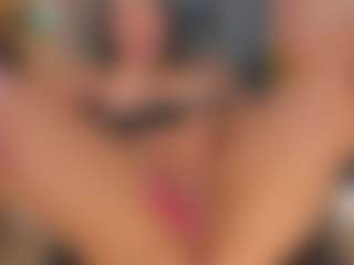 mia-robert1's Live Sex Cam Show