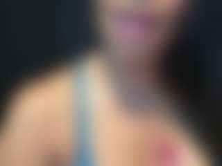 rakiyah-charms's Live Sex Cam Show