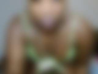 Live cam show with yayasoooyummy - Ebony Big Ass on boobsie.com