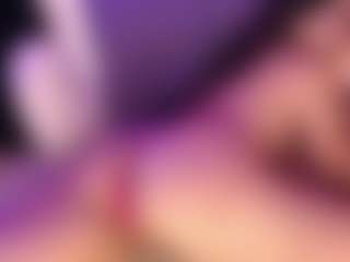 Live cam show with Anny De lo Rios - Petite on hotwifechat.live