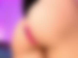 Live cam show with Anny De los Rios - Small Tits on Camsoda