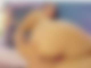 Live cam show with Sofia Lorenz - Small Tits on Milfs Live