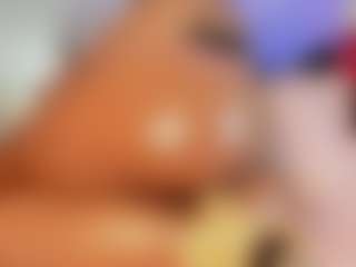 Summer Black MILF webcam performer live streaming