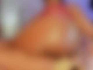 Summer Black MILF webcam performer live streaming
