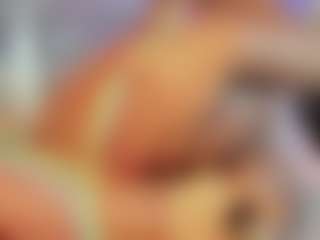 Summer Black MILF webcam performer live streaming