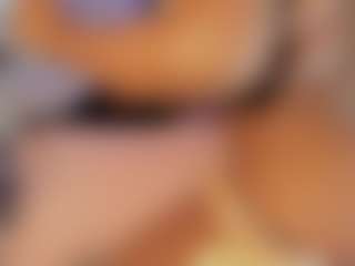 Summer Black MILF webcam performer live streaming