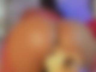 Summer Black MILF webcam performer live streaming