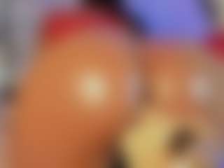 Summer Black MILF webcam performer live streaming