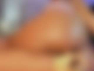 Live cam show with Summer Black - Black Petite on Sweet Sext