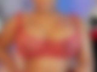 Live cam show with Summer Black - Petite MILF on SpunkLive