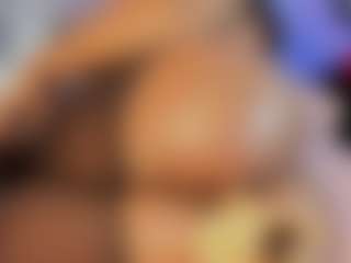 Summer Black MILF webcam performer live streaming