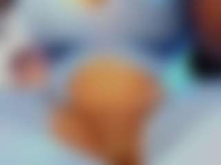 Live cam show with Summer Black - Black Petite on StripNow