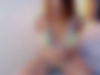 Live cam show with Naty cortes - Curvy on TottyGirls