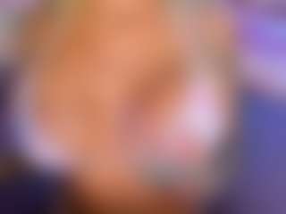 Show live cam dengan Kora Marina - Nipple Piercings di Camsoda