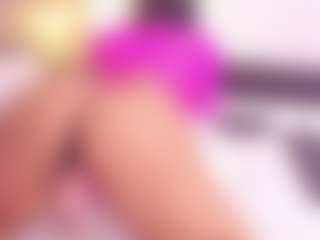 Live cam show with Iam Lizz - Black Shaved Pussy on Camsoda