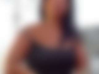 Live cam show with Raysa.Joness - Ebony on Camsoda | colombia