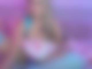 Live cam show with Aria Woods - Flashing on Camsoda
