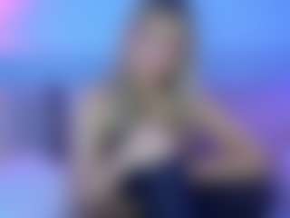 Live cam show with Aria Woods - Flashing on Hubzter Live