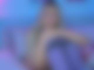 Live cam show with Aria Woods - Lush MILF on CamClone