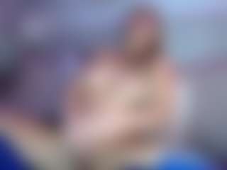 Aria Woods MILF webcam performer live streaming