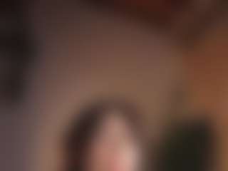 Live cam show with Tulii - Petite on hotwifechat.live