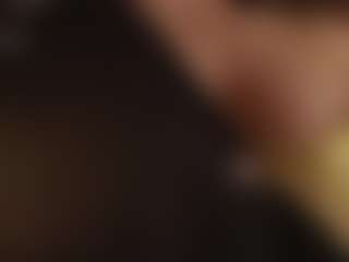 Live cam show with Tulii - Shaved Pussy on Camversity