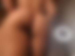 Live cam show with Tulii - White on fapnchat | colombia