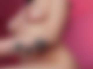 Live cam show with Cherry - Latina Petite on Camsoda
