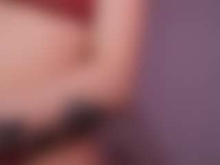 Live cam show with Cherry - Latina Toys on 1on1-livenow