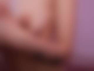 Live cam show with Cherry - Petite Teen (18+) on Camsoda