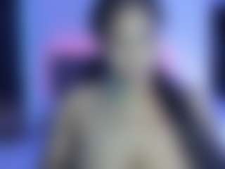 Live cam show with Laila Summer - Ebony Blowjob on Camming Site