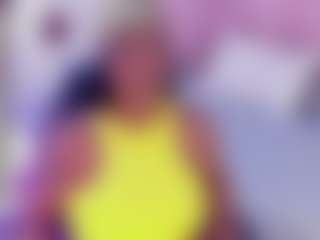 Live cam show with alison-daniels - Oil on crypto-cams