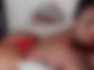 Live cam show with alison-daniels - Striptease MILF on liverealitysex.com