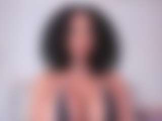 Live cam show with NINAGOLD - Strip Black on boobsie.com