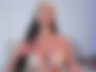 Live cam show with NINAGOLD - Dildo on livesuperchat.net