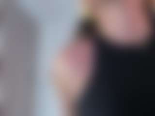Live cam show with NINAGOLD - BBW Shaved Pussy on UwU Esports