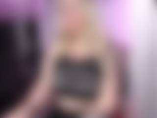 Live cam show with Genny Rock - Amateur on Camsoda