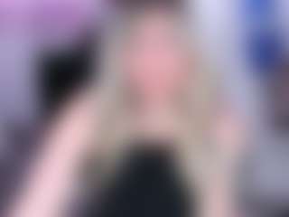 Live cam show with Genny Rock - Average on SinfulBabes