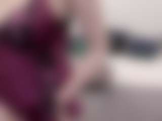Live cam show with sophialinn - Butt Plug on googirlz