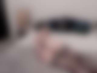 Live cam show with sophialinn - Granny on LiveSexCams6