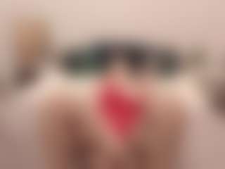 Live cam show with sophialinn - Granny on Camsoda
