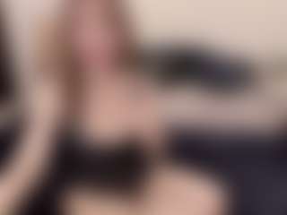 Live cam show with sophialinn - Granny Dildo on hornycams.live