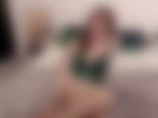 Live cam show with sophialinn - Striptease MILF on Streamer API