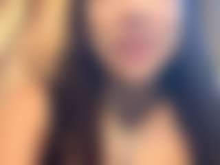 Live cam show with Anna Maria - Shaved Pussy on Cam Slut