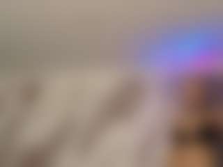 Live cam show with Anna Maria - Barelylegal on CamClone