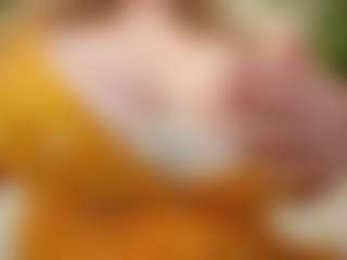 happyalice MILF webcam performer live streaming