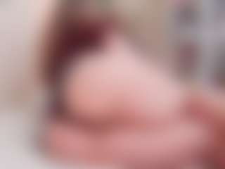 happyalice MILF webcam performer live streaming