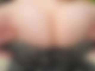 Live cam show with happyalice - Blonde Hair MILF on Milfs Live