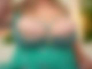 Live cam show with happyalice - Flashing on Cam Slut