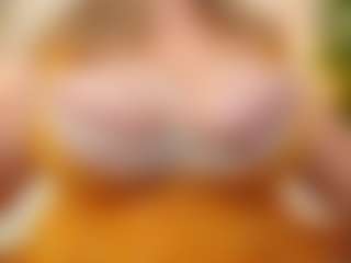 Live cam show with happyalice - Gamer MILF on Camsoda